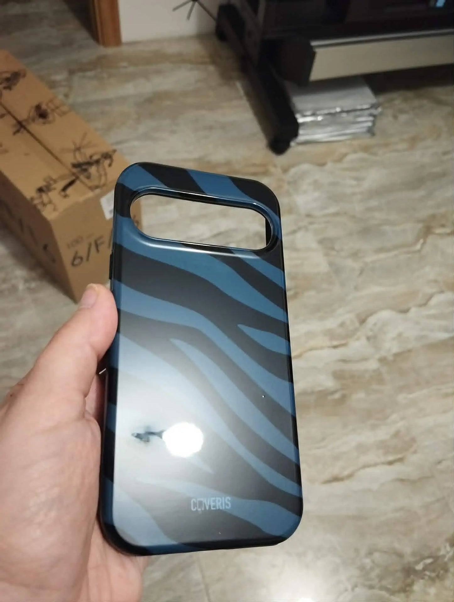 Google Pixel 9/9Pro Premium SAUGUS telefono dėklas - Electric Zebra