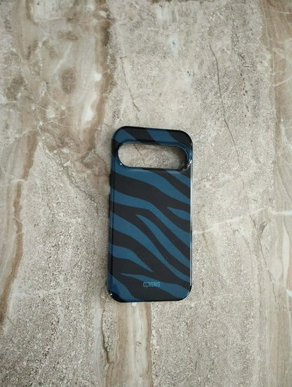 Google Pixel 9/9Pro Premium SAUGUS telefono dėklas - Electric Zebra