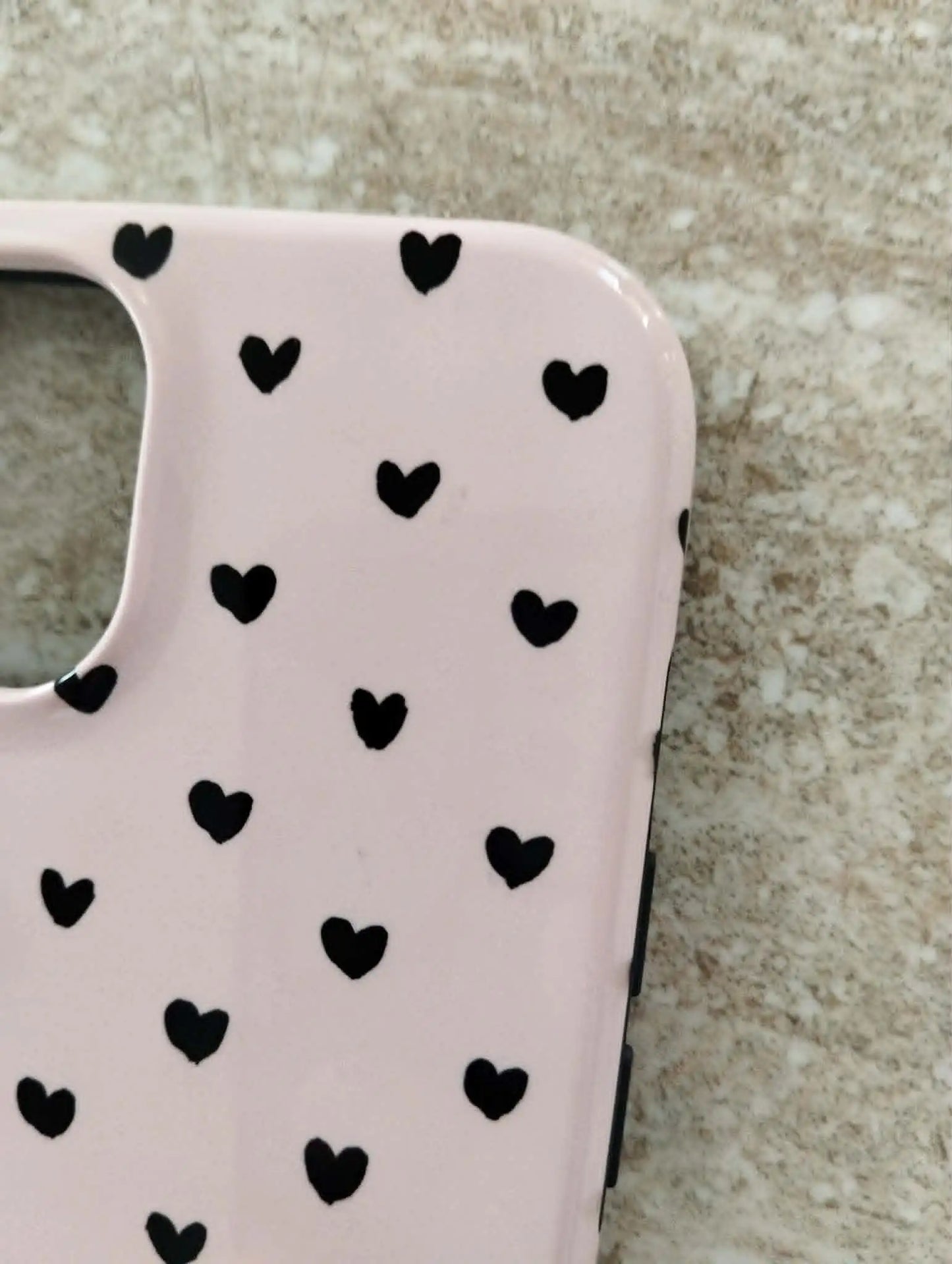 iPhone 15 Premium SAUGUS telefono dėklas - Romance