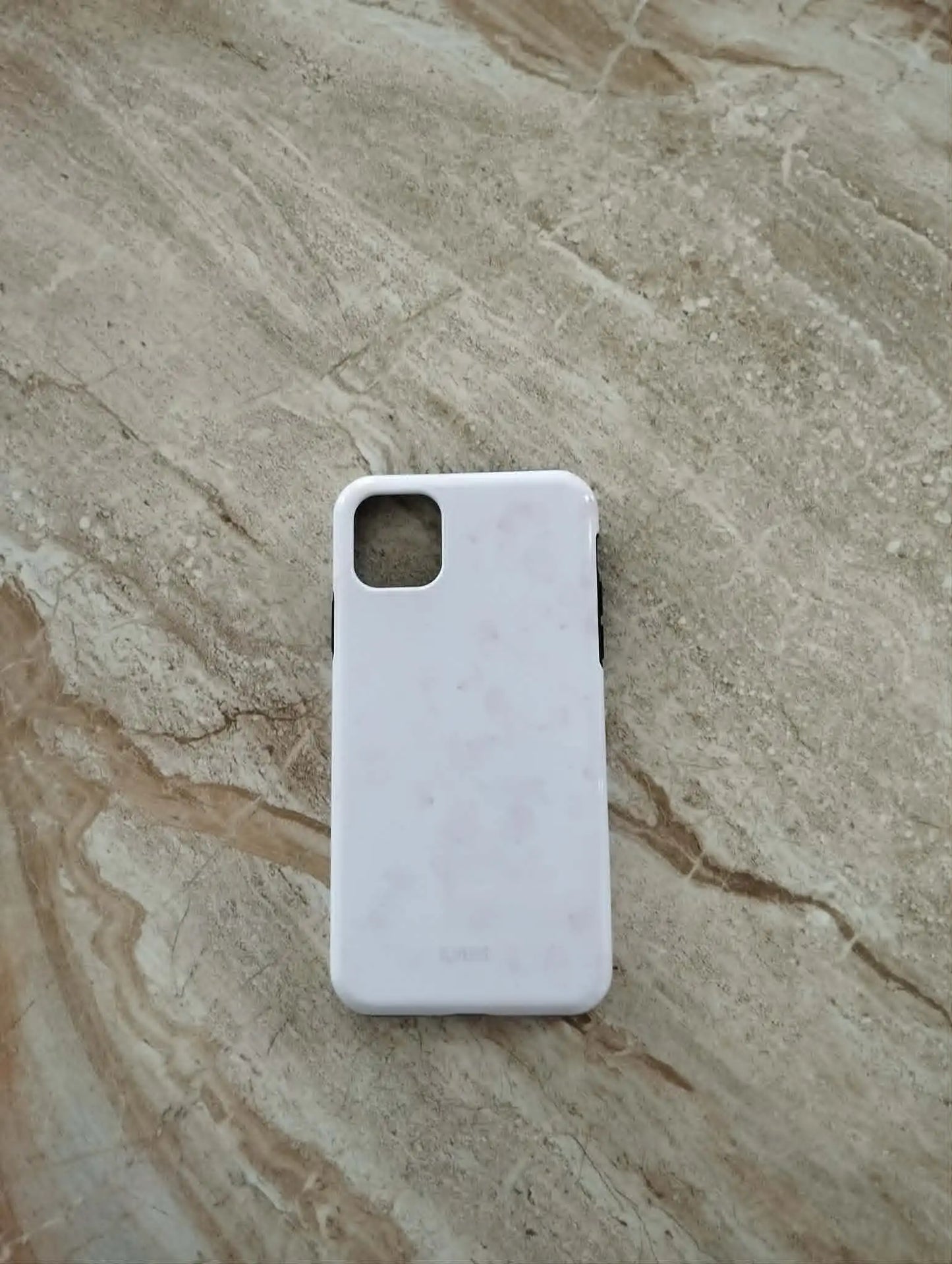 iPhone 11 Premium SAUGUS telefono dėklas - Petals